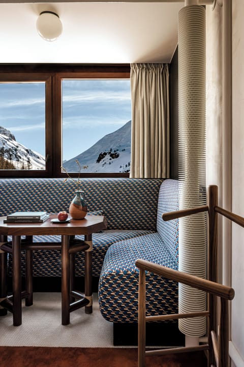 Room, Mountain View (Val d'Isère) | Premium bedding, minibar, in-room safe, iron/ironing board