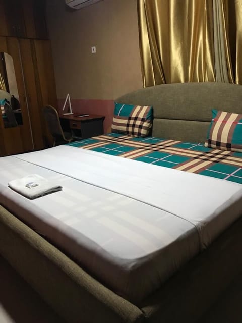 Premier Double Room | Egyptian cotton sheets, premium bedding, free WiFi