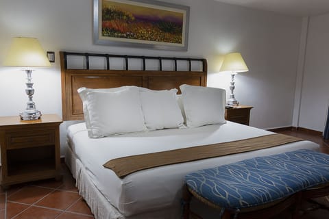 Suite, 1 King Bed | Egyptian cotton sheets, premium bedding, down comforters, in-room safe