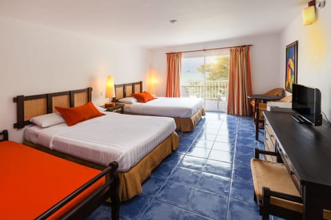 Standard Room, Balcony, Ocean View | Premium bedding, minibar, in-room safe, desk
