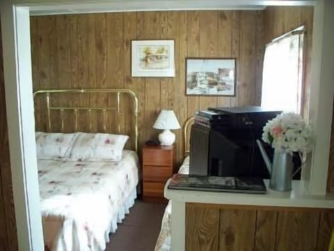Standard Cottage, 1 Bedroom, Valley View | 1 bedroom, bed sheets