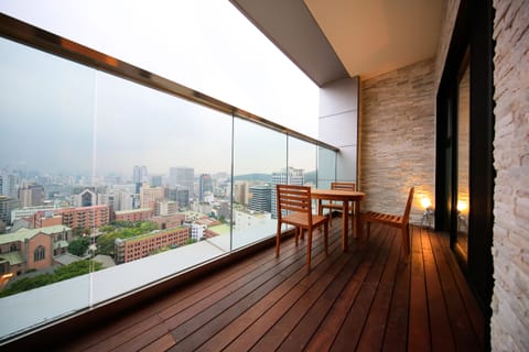 Premium Triple Room | Balcony