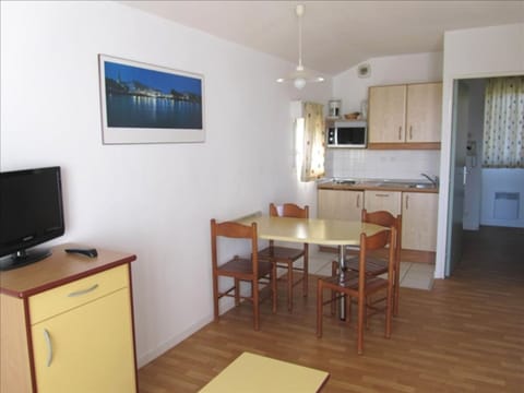 Apartment, 1 Bedroom (for 4 persons) | Blackout drapes, iron/ironing board, free WiFi, bed sheets