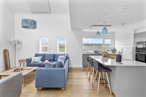 Sofa with seating for 8, Infra-red ceiling heaters and breakfast bar seating for 3 - 8 The Vista, Willingcott