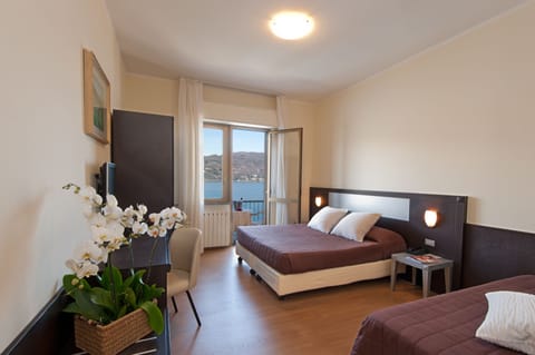 In-room safe, desk, rollaway beds, free WiFi