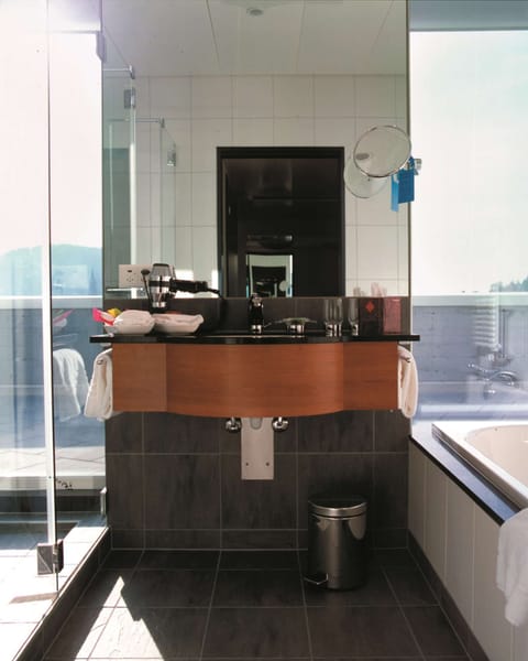 Suite, City View (Rooftop Terrace) | Bathroom | Free toiletries, hair dryer, towels