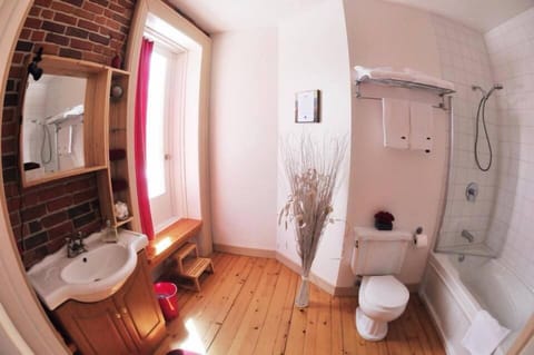 Exclusive Room | Bathroom | Free toiletries, hair dryer, slippers, towels