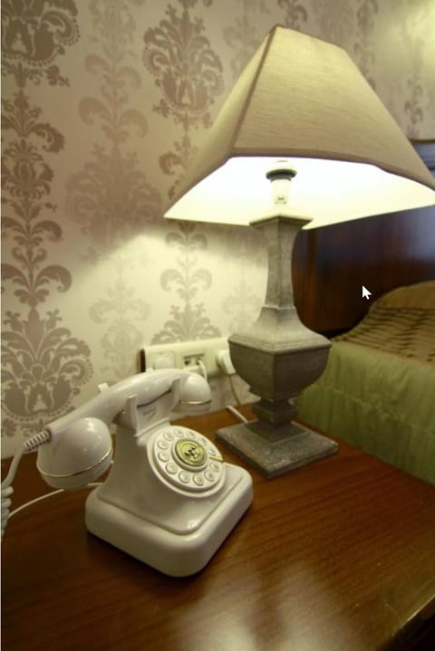 Superior Deluxe Room | Minibar, in-room safe, individually decorated, individually furnished