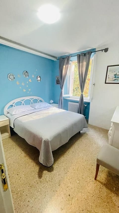 Family Double or Twin Room | Iron/ironing board, bed sheets