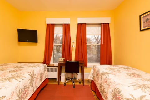 Economy Room, 2 Twin Beds, Shared Bathroom | Desk, iron/ironing board, free WiFi, bed sheets