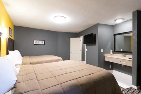 Standard Double Room | Iron/ironing board, free WiFi