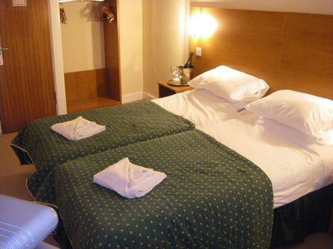 In-room safe, free WiFi, bed sheets