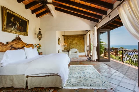 Signature Suite Angel's View, 1 King Bed, Terrace, Ocean View | Premium bedding, in-room safe, individually decorated