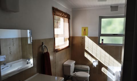 Outeniqua double en-suite | Bathroom | Towels