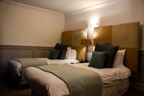 Superior Twin Room | Desk, free WiFi, bed sheets