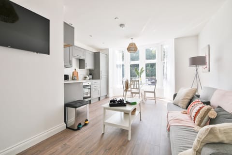 Premium Apartment, 2 Bedrooms | Living area