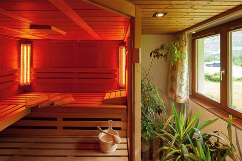 Sauna, steam room