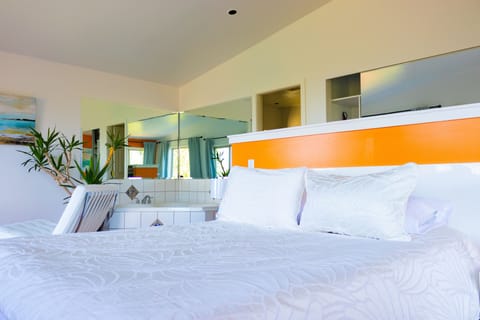 Luxury Suite, 1 Queen Bed, Ocean View, Sea Facing | 1 bedroom, Egyptian cotton sheets, premium bedding, down comforters