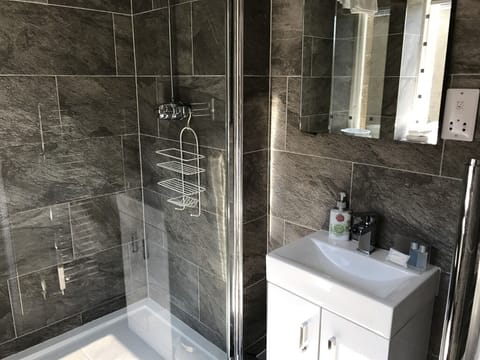 Superior Double Room, Ensuite (superior double) | Bathroom