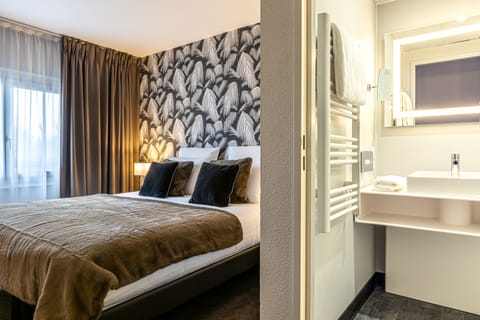 Superior Double Room | In-room safe, soundproofing, free WiFi, bed sheets