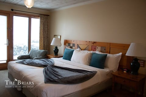 Traditional Cabin, 1 Bedroom, Lake View, Lakeside | Individually furnished, blackout drapes, iron/ironing board, bed sheets
