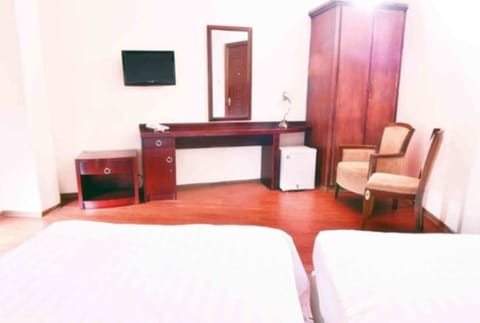 Classic Twin Room, Non Smoking, City View | Premium bedding, minibar, in-room safe, desk