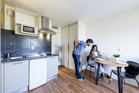 Standard Studio (for 2) | Private kitchen | Fridge, microwave, stovetop, coffee/tea maker