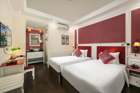 Classic Room, 1 Double or 2 Twin Beds | 1 bedroom, minibar, in-room safe, individually decorated
