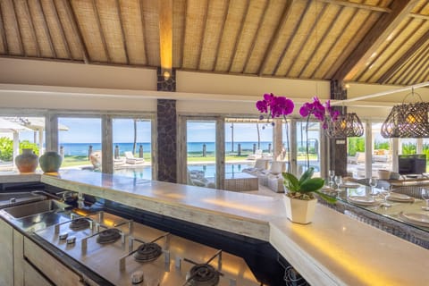 Four Bedroom Beach Front Villa with Private Pool - Sunrise | Minibar, in-room safe, desk, free WiFi