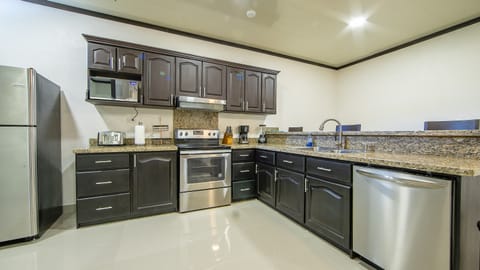 Family kitchen suite | Private kitchen