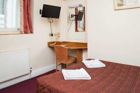 Double Room | In-room safe, desk, free WiFi, bed sheets