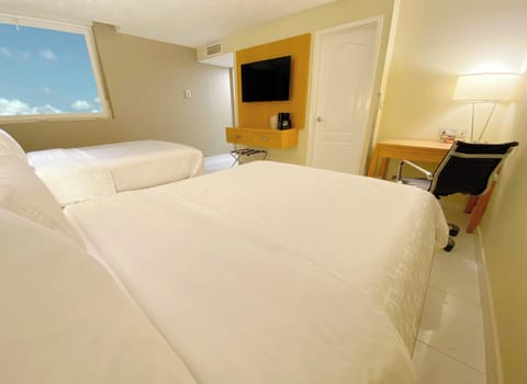 1 bedroom, in-room safe, desk, soundproofing