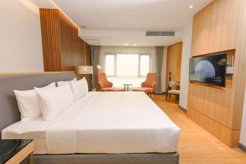 One Bedroom Suite | Premium bedding, minibar, in-room safe, individually decorated