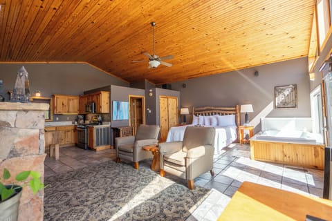 Bluff Cabin on Beaver Lake | Private kitchen | Full-size fridge, microwave, oven, stovetop