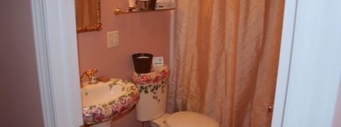 Room (The Longstreet) | Bathroom | Separate tub and shower, jetted tub, free toiletries, hair dryer