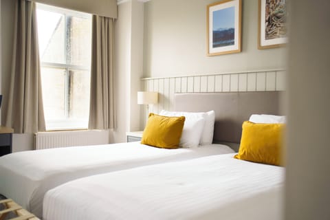 Standard Twin Room | Individually decorated, individually furnished, desk, laptop workspace