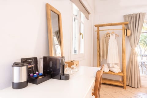 Standard Studio, Hill View | Soundproofing, free WiFi, bed sheets