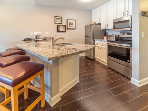 Dover Loft Suite- 2 Bedroom Loft | Private kitchen | Full-size fridge, microwave, stovetop, dishwasher