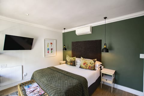 Luxury Room, Balcony | Minibar, in-room safe, individually decorated, free WiFi
