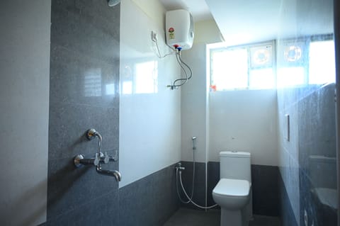 Premium Apartment | Bathroom