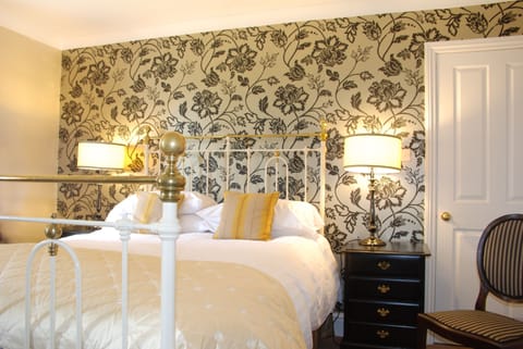 Standard Room | Individually decorated, individually furnished, desk, laptop workspace