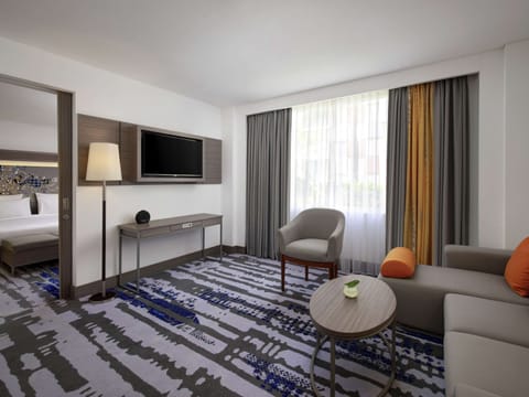 Suite, 1 Double Bed with Sofa bed | Hypo-allergenic bedding, minibar, in-room safe, desk