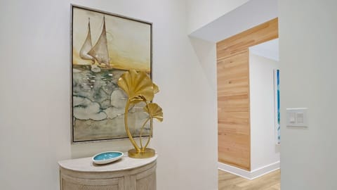 The entrance to Modern Majesty...