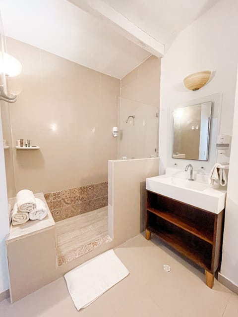 Junior Suite, 2 Bedrooms, Private Bathroom | Bathroom | Shower, hair dryer, towels