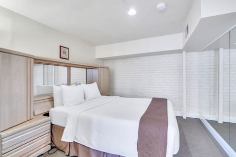 Superior Suite, Multiple Beds | 1 bedroom, free WiFi, bed sheets