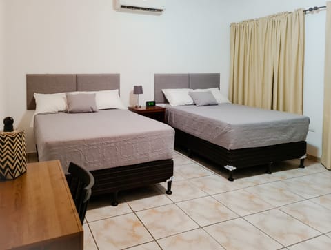 Business Double Room | Desk, iron/ironing board, free WiFi, bed sheets