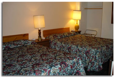 Standard Room, 2 Queen Beds, Non Smoking | Iron/ironing board, rollaway beds, free WiFi, bed sheets