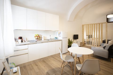 Deluxe Studio | Private kitchen | Full-size fridge, microwave, oven, stovetop