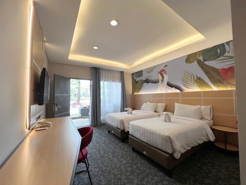 New Cendrawasih Deluxe Twin Room | In-room safe, desk, free WiFi, bed sheets