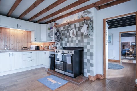 Windy Walls -  3 Bedroom Holiday Home - Rhossili (3723)